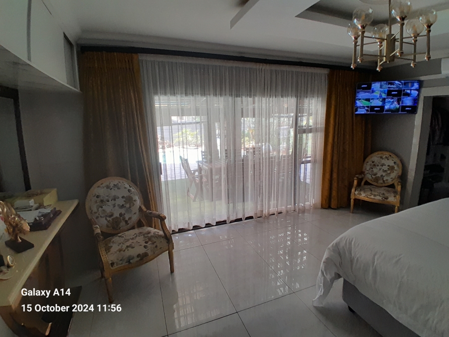 6 Bedroom Property for Sale in Protea Park North West